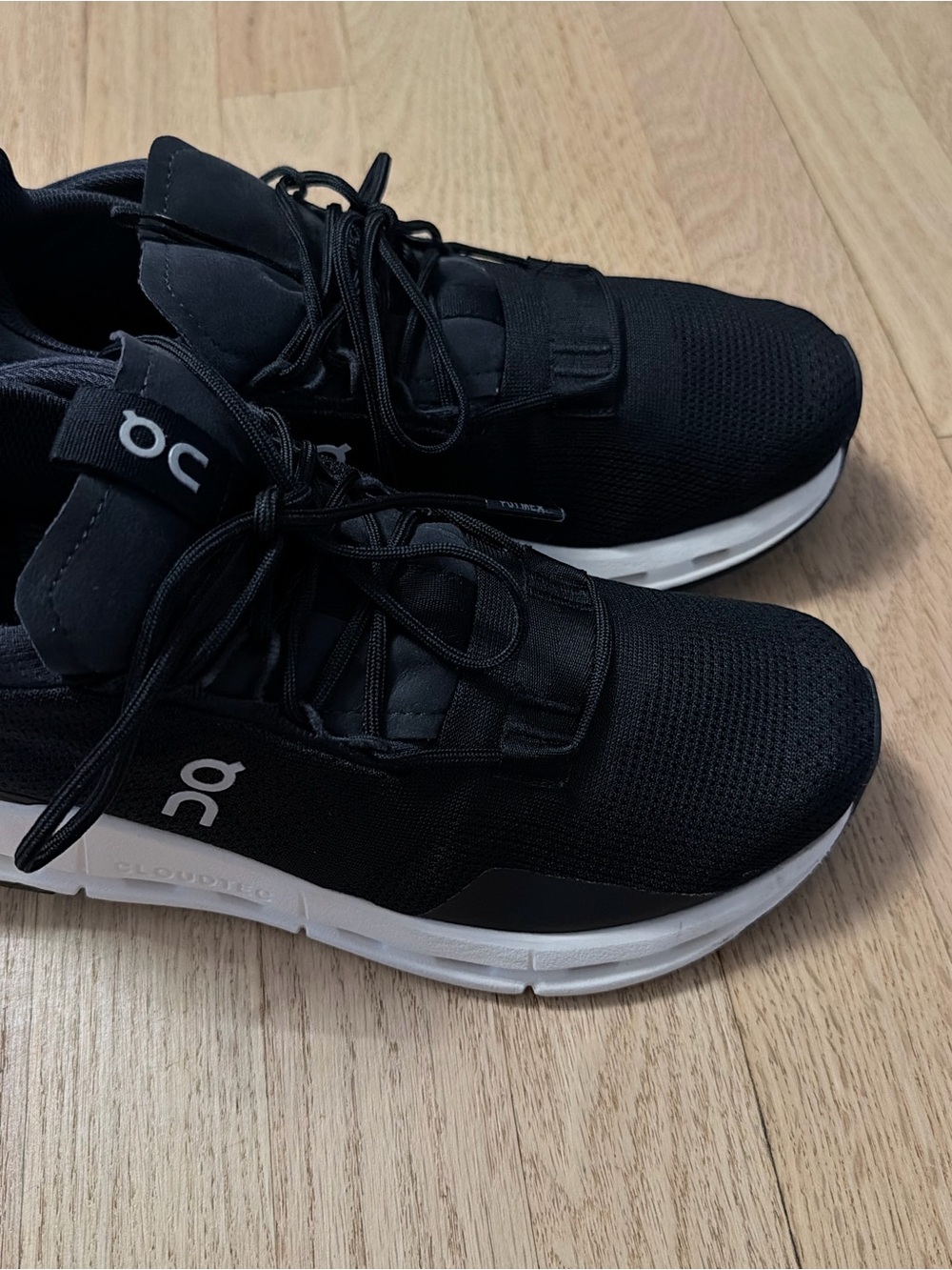 On Cloudnova Women’s Shoes Size 9 Black White